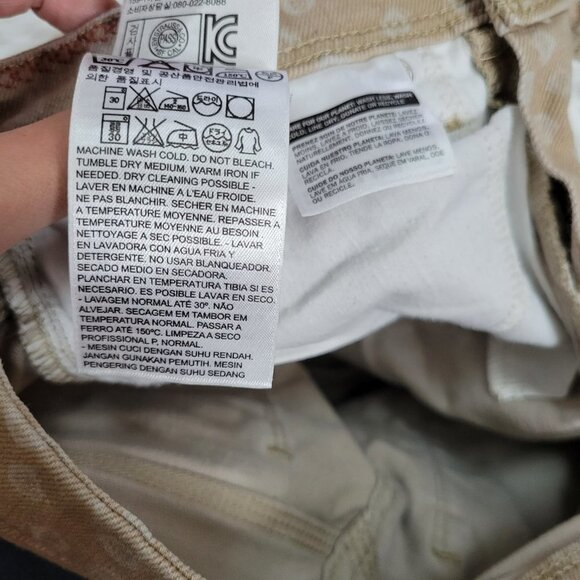 Levi's Tan Beige Mid-Rise 4" Inseam Printed Denim Shorts- Size 4 - Picture 13 of 14